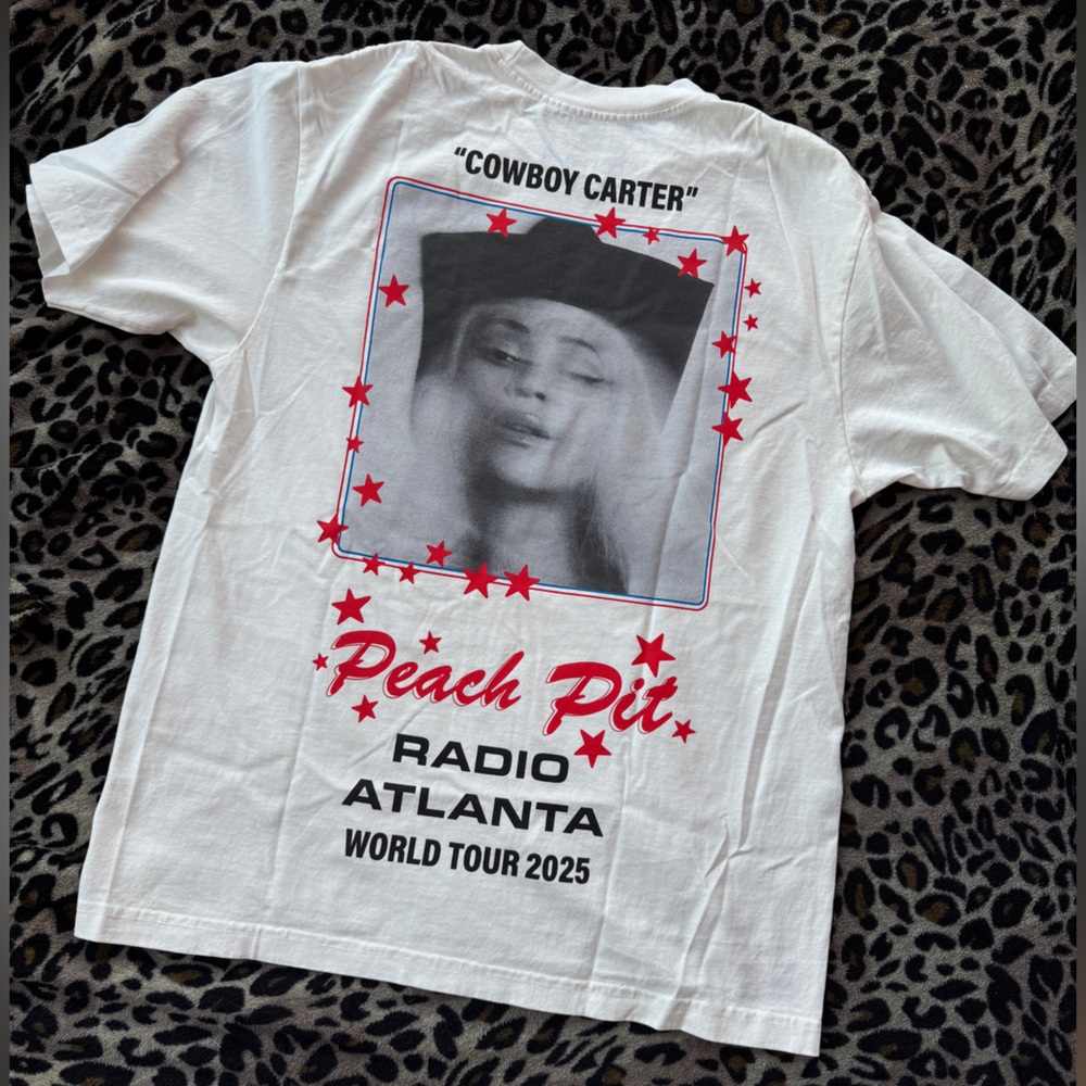 Cowboy Carter x Peach Pit Radio Atlanta Exclusive Tee. Large. New. Rare